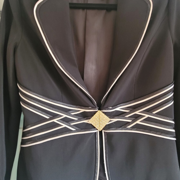 Dawn's Dresses - Picture 6 of 16